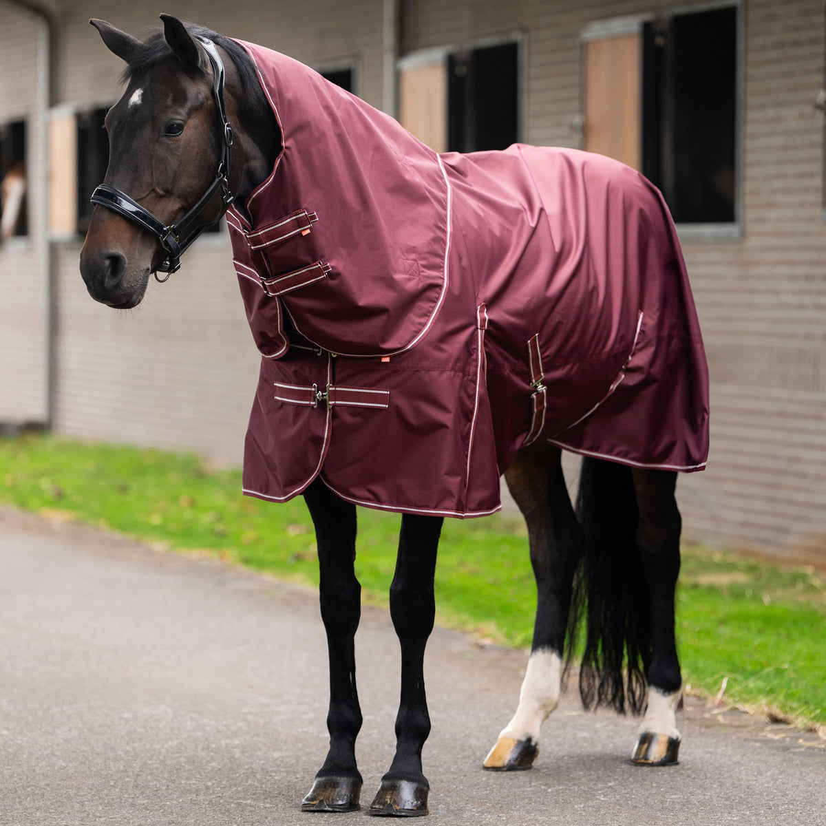 Imperial Riding Turnout Rug with detachable neck- Deep Red