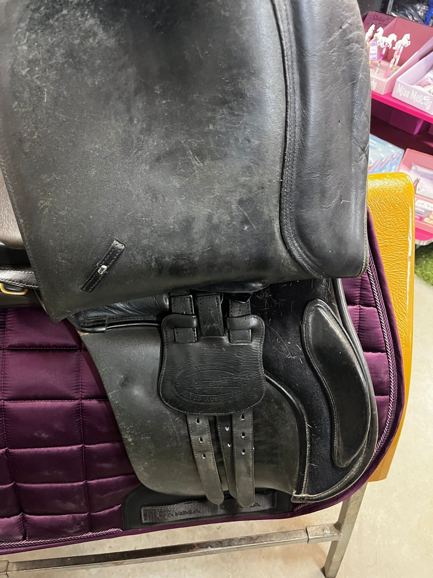 17.5” Bates VSD saddle