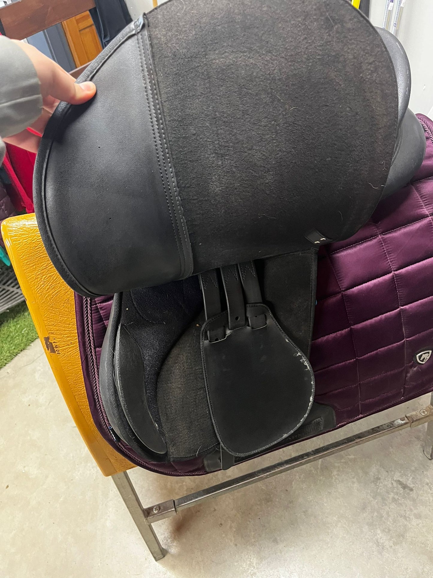 17” Wintec 250 saddle black