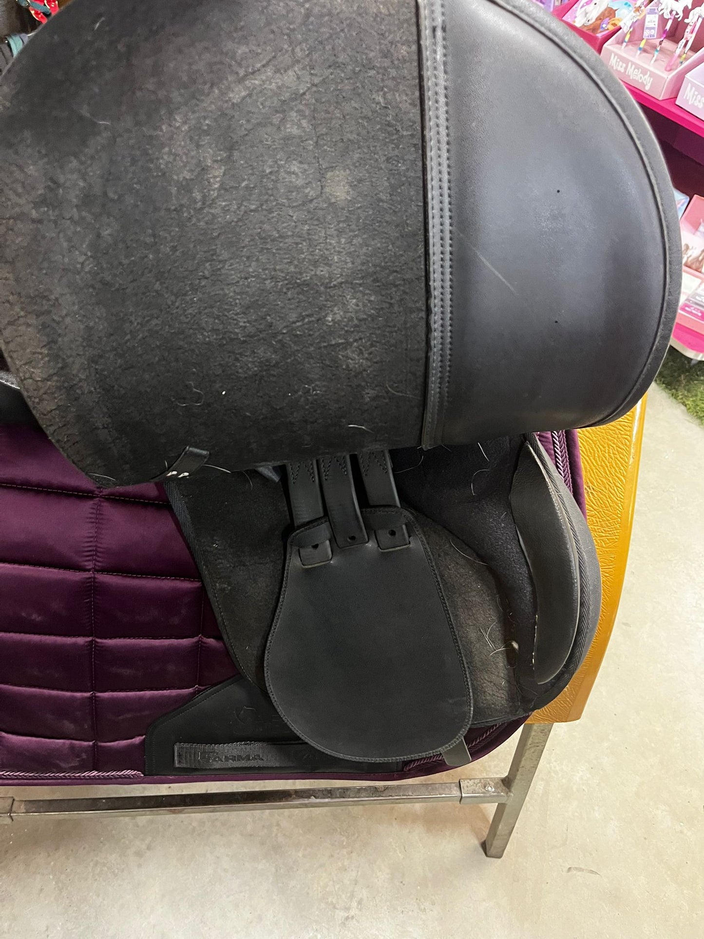 17” Wintec 250 saddle black