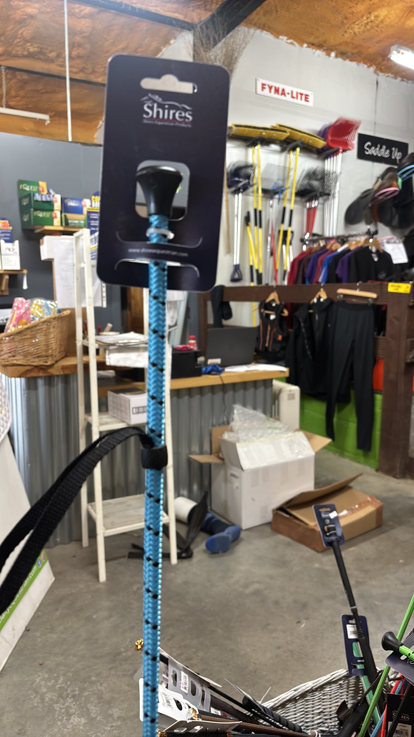 Shires Thread Stem Whip