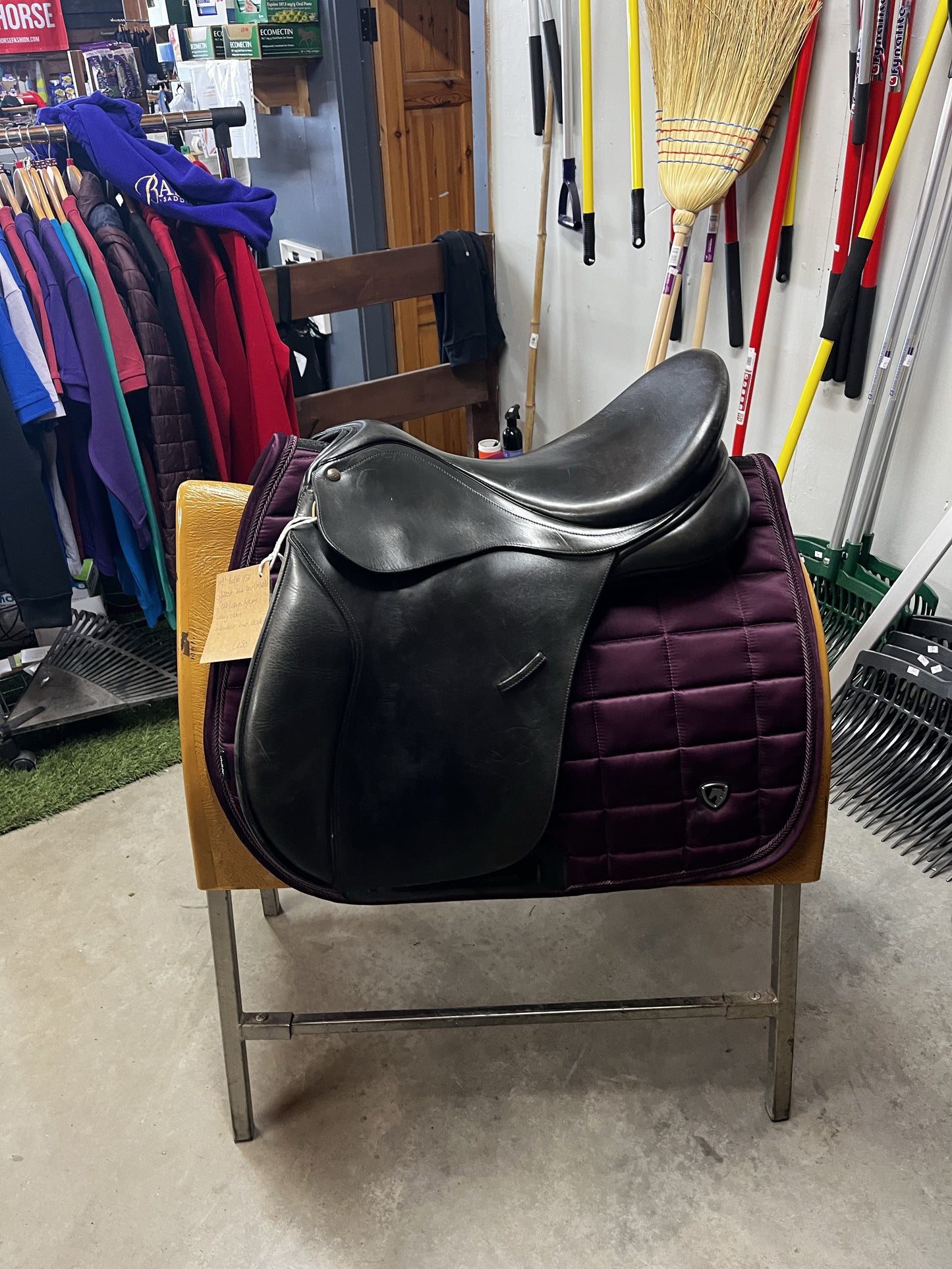 17.5” Bates VSD saddle