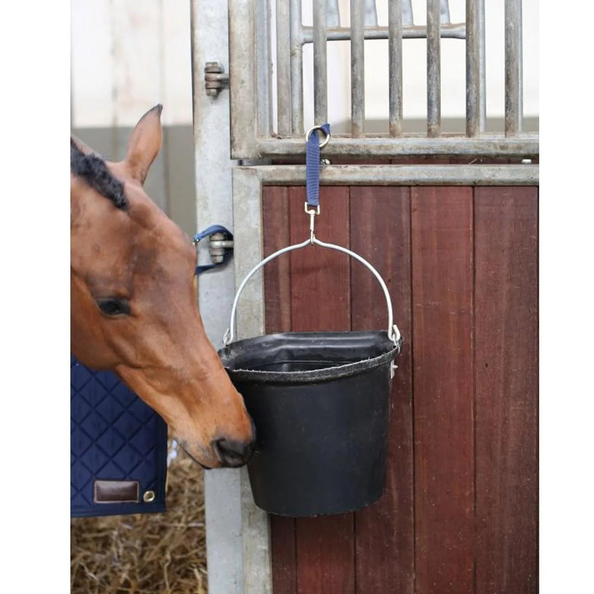 HIPPOTONIC Adjustable bucket holder